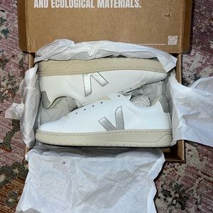 Veja URCA CWR White Silver